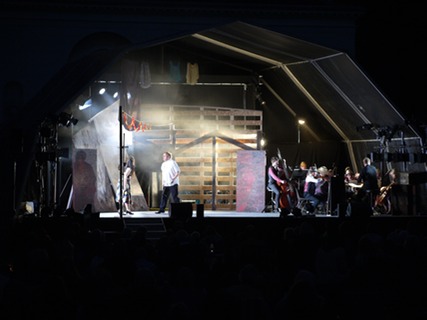 Focus Opera at Chiswick, outdoor opera.